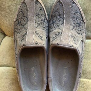 Easy Spirit Tan Suede & Fabric Mules/Clogs